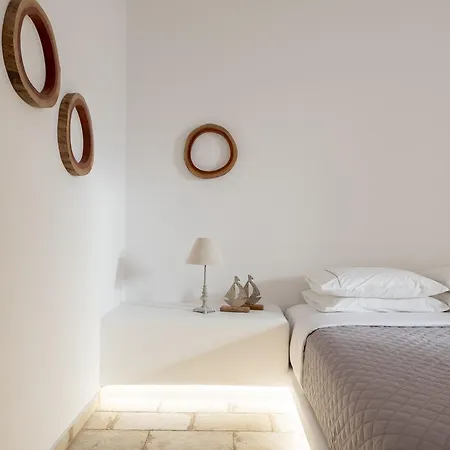 Elia Residences Santorini Bed & Breakfast 3*