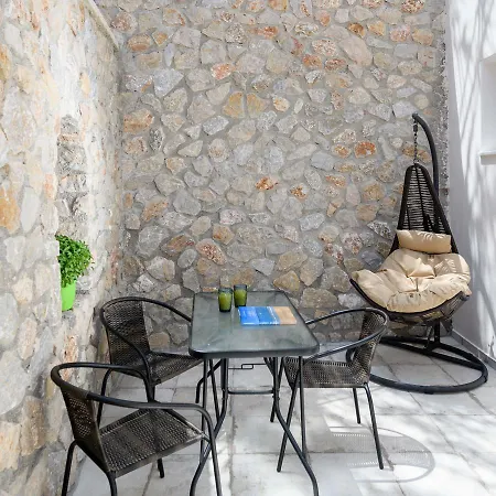 Elia Residences Santorini Couette-café 3*